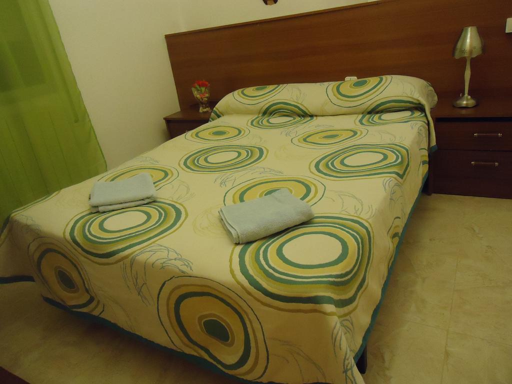 Hotel Pension Mode Lleida Kültér fotó